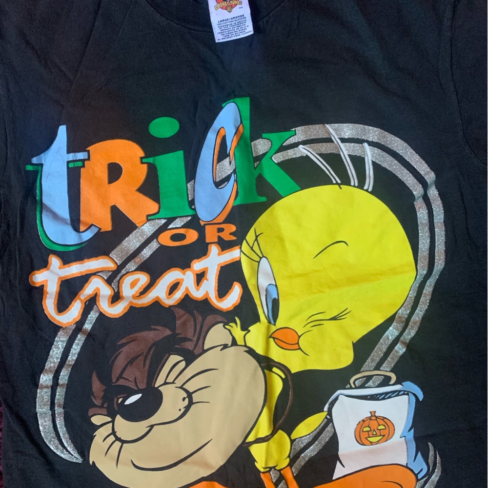 VINTAGE Looney Tunes | Trick or Treat Tweety Bird shirt - Picture 8 of 10